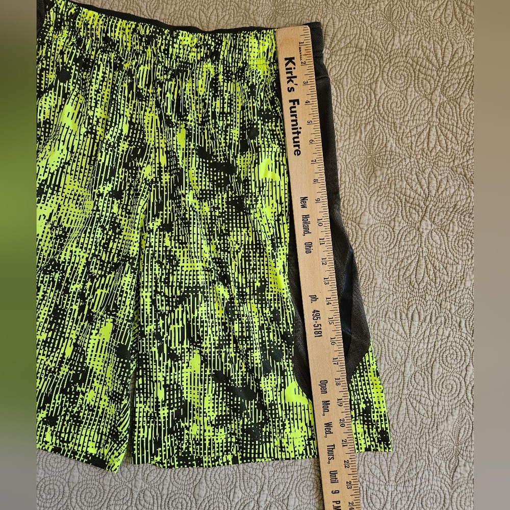 Mens athletic Nike shorts size L - Picture 9 of 9